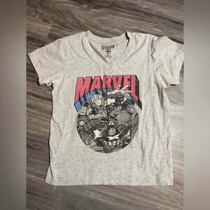 Women’s marvel medium t shirt gray
